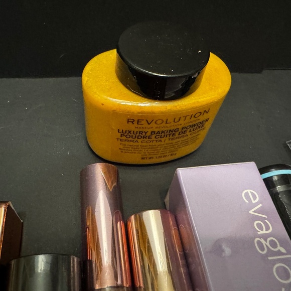 10 pc Makeup Bundle. - Picture 2 of 5